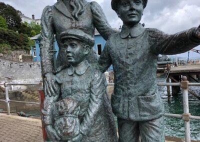 statue of Annie Moore and her brothers